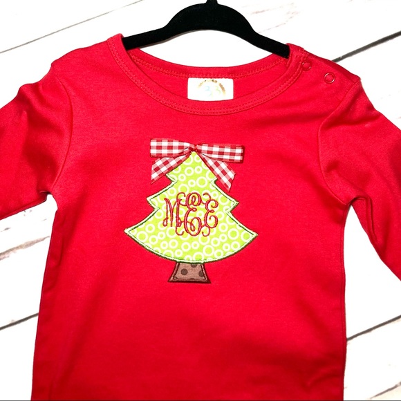 💥CLEARANCE💥NWT- monogrammed Christmas Tree Ruffle Romper-mEe - Picture 1 of 2